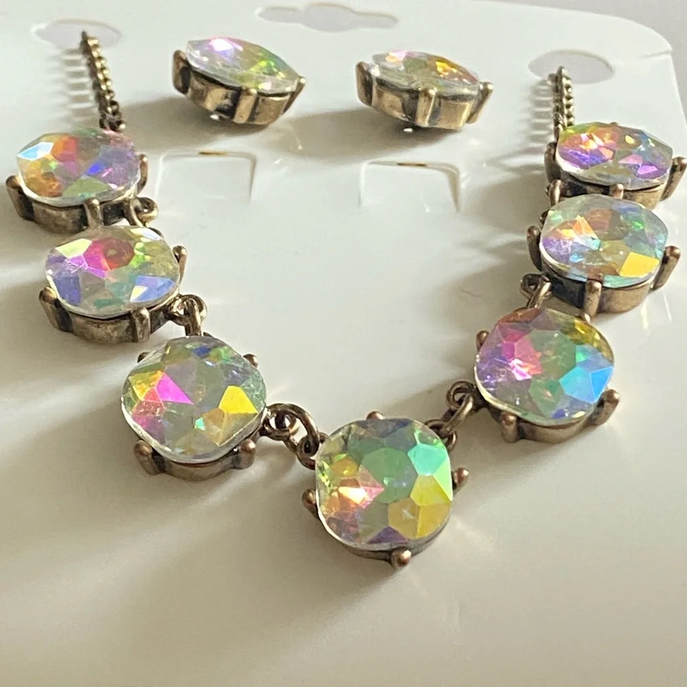 Aurora Borealis Facetted Rhinestone Glass Necklace And Earrings Set Iridescent